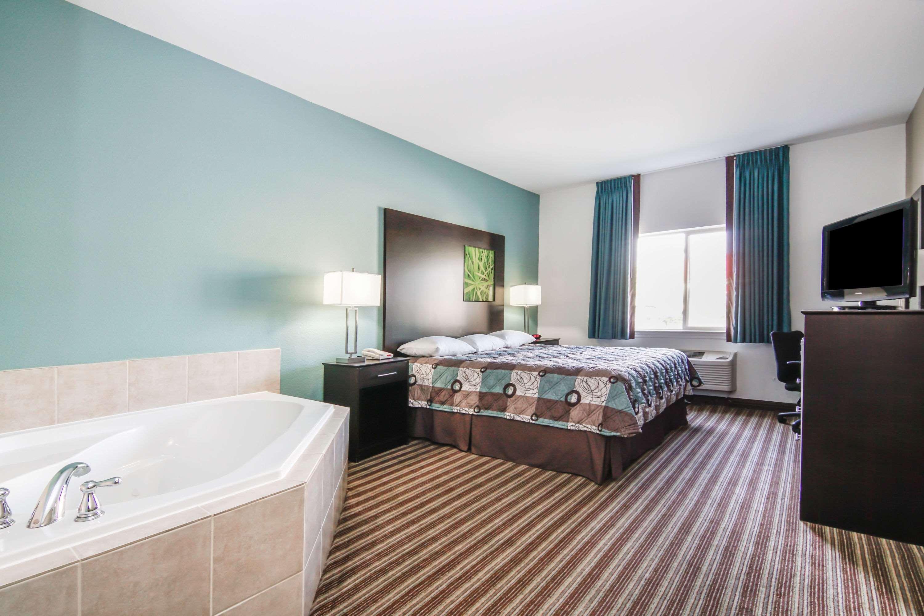 Super 8 By Wyndham Brenham Tx Hotel Exterior foto