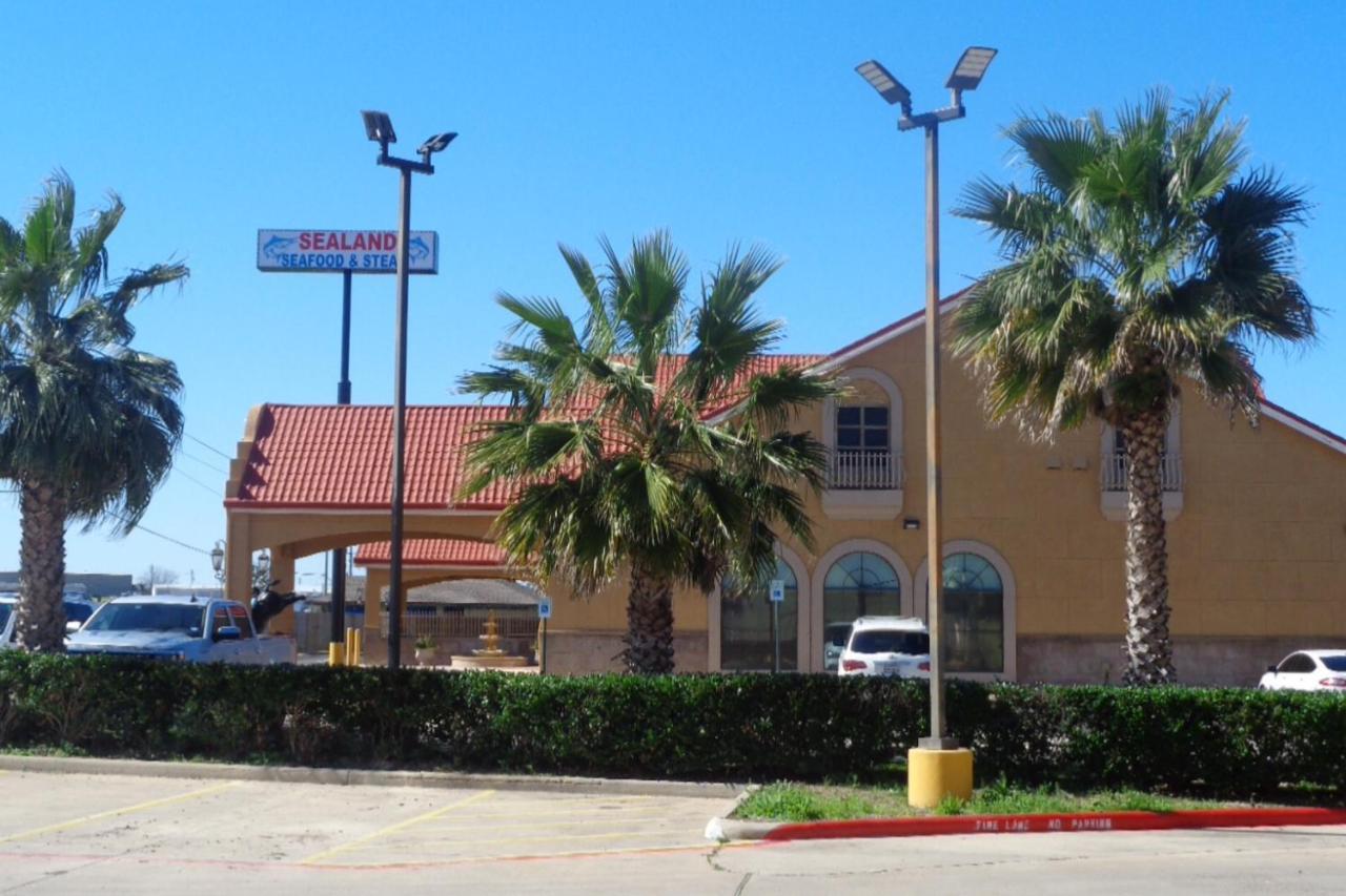 Super 8 By Wyndham Brenham Tx Hotel Exterior foto